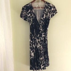 [BANANA REPUBLIC]- Leopard Print Wrap Dress